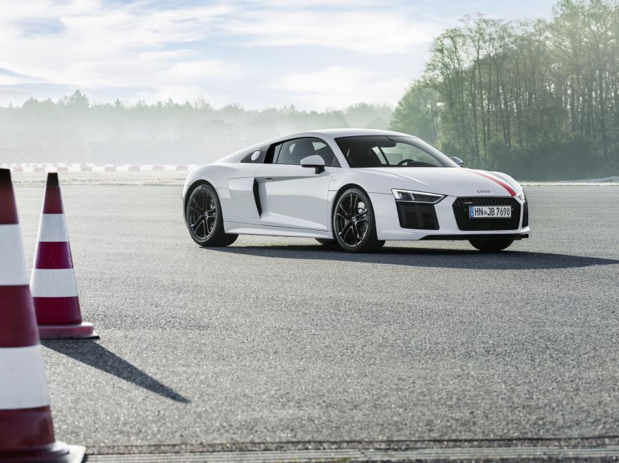  Audi R8 V10 RWS 2017 года  (WW) (фото 28 из 81)